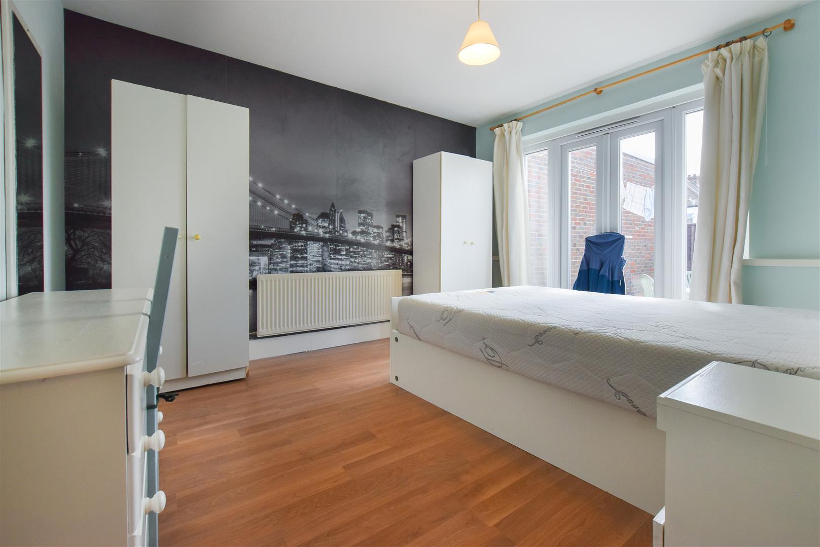 Eton Avenue, Wembley